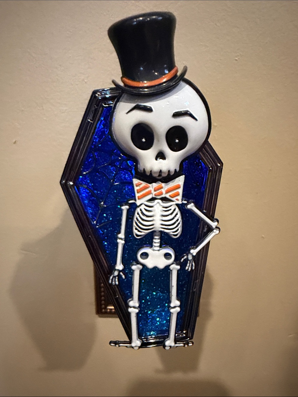 Bath & Body Works Wallflower plug in light up. Skeleton in a casket